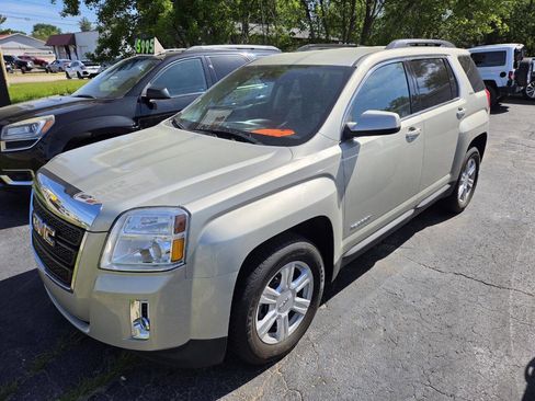 Used 2015 GMC Terrain SLE w/ Convenience Package FWD image 2