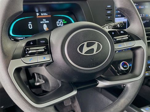 Certified 2025 Hyundai Elantra Hybrid FWD image 14
