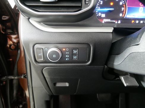 Used 2020 Ford Explorer XLT w/ Equipment Group 202A AWD/4WD image 26