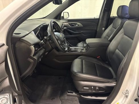 Used 2023 Chevrolet Traverse LT w/ LT Premium Package AWD/4WD image 12