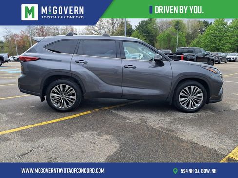 Used 2023 Toyota Highlander Platinum AWD/4WD image 8