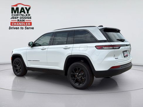 New 2026 Jeep Grand Cherokee Altitude AWD/4WD image 5