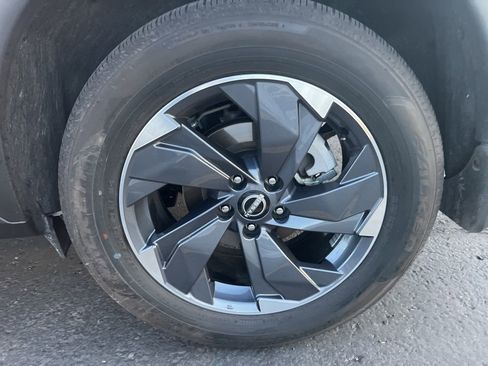 Certified 2024 Nissan Rogue SV w/ SV Premium Package image 6