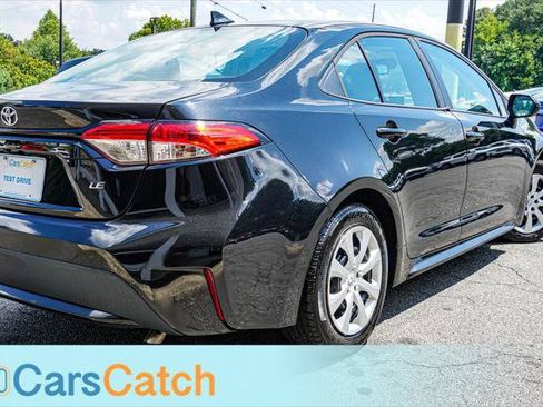 Used 2021 Toyota Corolla LE FWD image 5