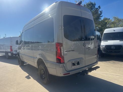 Used 2024 Mercedes-Benz Sprinter 2500 image 6