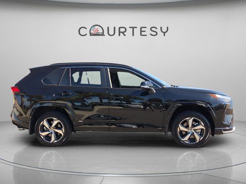 Certified 2025 Toyota RAV4 SE image 7