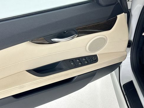Used 2011 BMW Z4 sDrive30i RWD image 17