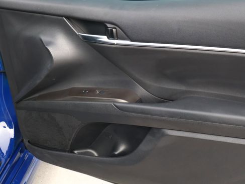 Used 2024 Toyota Camry SE image 18