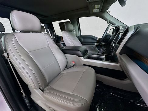 Used 2017 Ford F150 Lariat image 11