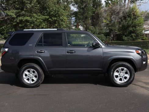 Used 2020 Toyota 4Runner SR5 image 3