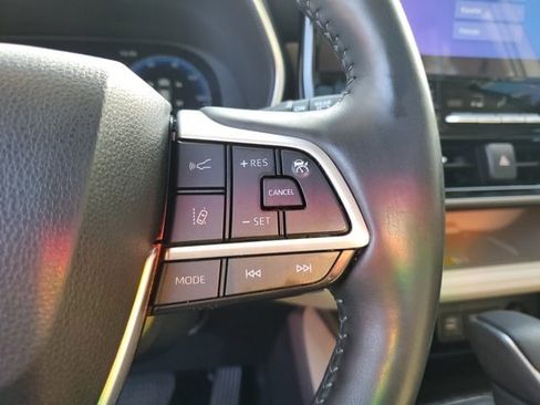 Used 2023 Toyota Highlander Platinum image 20