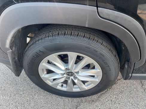 Used 2023 Toyota Corolla Cross LE image 13