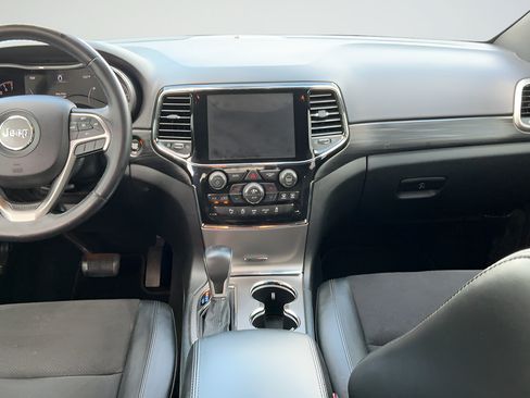 Used 2019 Jeep Grand Cherokee Altitude AWD/4WD image 7