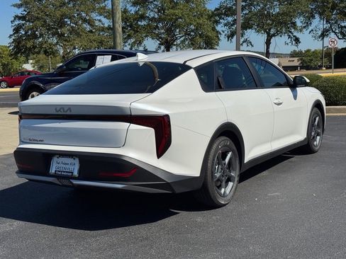 New 2025 Kia K4 LXS image 3