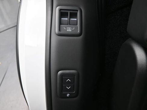 New 2025 Land Rover Range Rover Long Wheelbase SE image 15