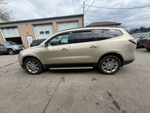 Used 2015 Chevrolet Traverse LT w/ Style and Technology Package AWD/4WD image 2