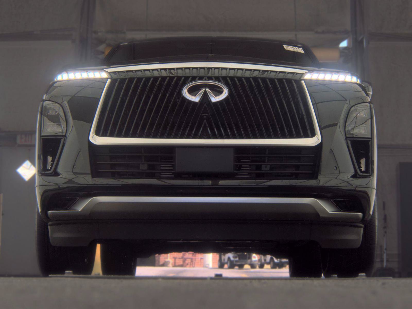Certified 2025 INFINITI QX80 Luxe RWD image 2