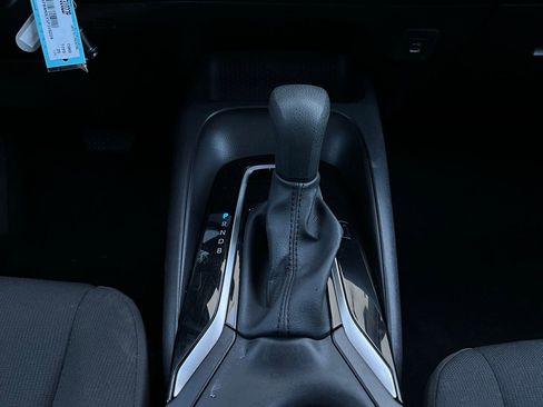 Used 2025 Toyota Corolla LE image 22