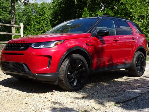 Used 2023 Land Rover Discovery Sport SE image 6