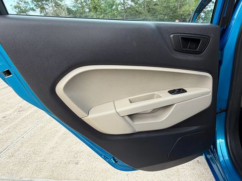 Used 2017 Ford Fiesta SE FWD image 28