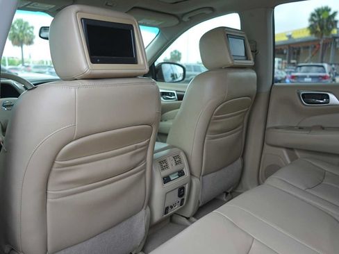Used 2013 Nissan Pathfinder Platinum w/ Platinum Premium Pkg FWD image 13