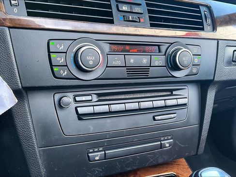 Used 2009 BMW 335i Convertible image 14