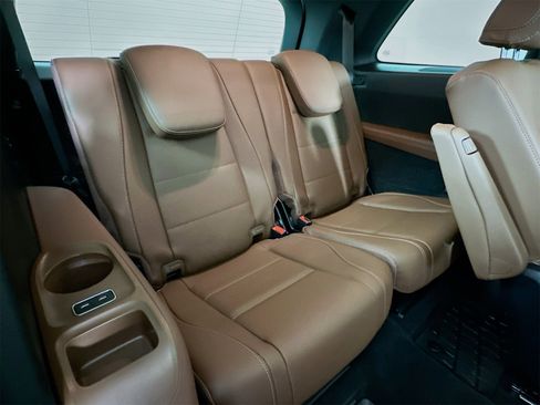 Used 2026 Mercedes-Benz GLS 450 4MATIC image 30