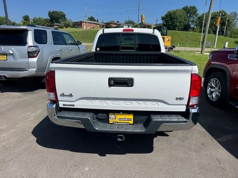 Used 2017 Toyota Tacoma SR5 w/ Tow Package AWD/4WD image 15