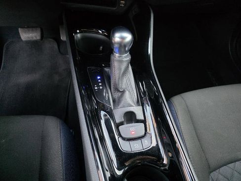 Used 2021 Toyota C-HR XLE image 24