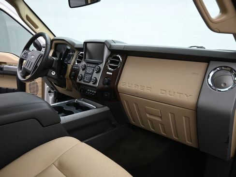 Used 2015 Ford F250 Lariat w/ Lariat Ultimate Package image 25