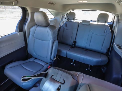 Used 2023 Toyota Sienna XLE image 15
