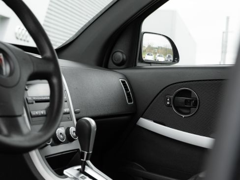 Used 2007 Pontiac Torrent AWD image 12