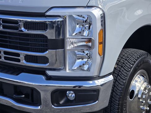 Used 2026 Ford F350 XLT w/ 360-Degree Camera Package image 9