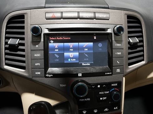 Used 2015 Toyota Venza XLE w/ XLE Premium Package image 10