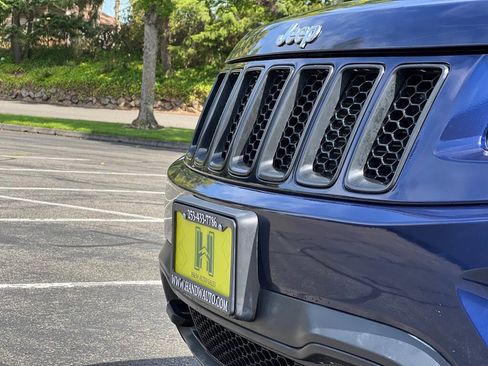 Used 2014 Jeep Grand Cherokee Limited w/ Luxury Group II image 19