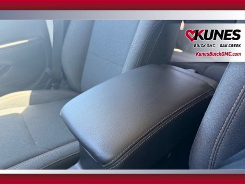 Used 2025 Jeep Wrangler Unlimited Sahara AWD/4WD image 22