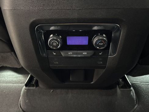 New 2026 Chevrolet Suburban LT w/ Comfort Package image 33