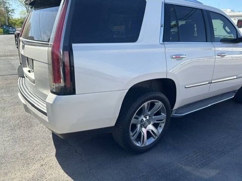 Used 2015 Cadillac Escalade Luxury AWD/4WD image 23