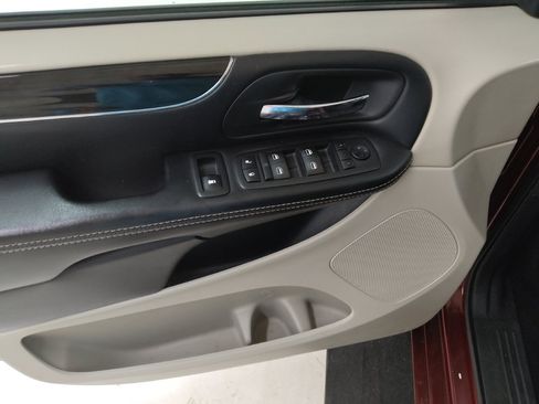 Used 2017 Dodge Grand Caravan SXT FWD image 27