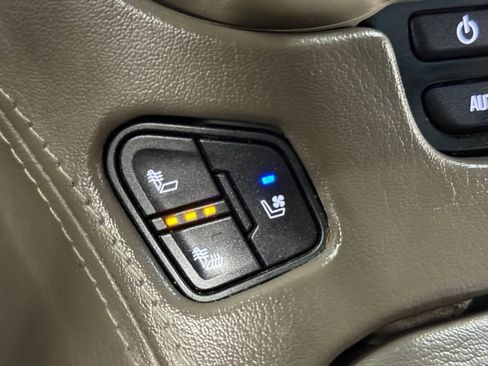 Used 2019 GMC Yukon XL Denali w/ Denali Ultimate Package AWD/4WD image 24