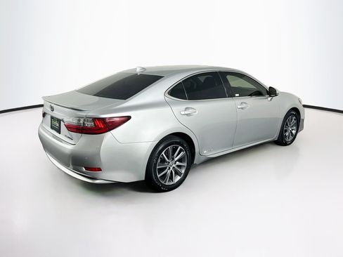 Used 2018 Lexus ES 300h w/ Navigation Package FWD image 9