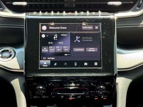 Used 2021 Jeep Grand Cherokee L Laredo image 33