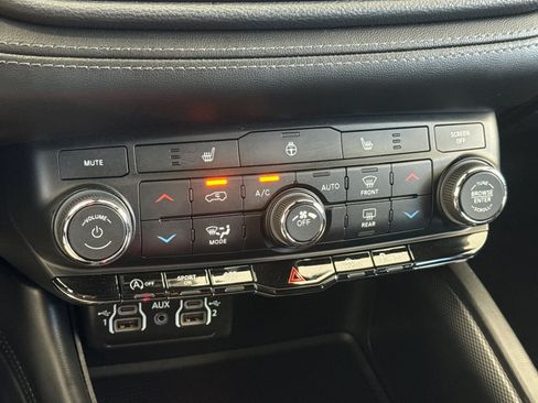 Used 2022 Dodge Durango GT w/ Blacktop Package RWD image 17