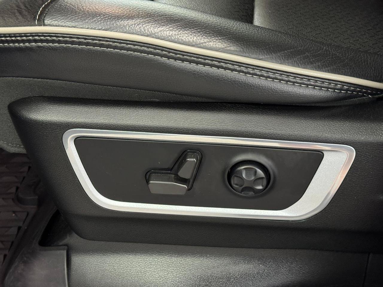 Used 2021 RAM 1500 Laramie AWD/4WD image 15
