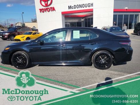 Certified 2022 Toyota Camry SE image 5