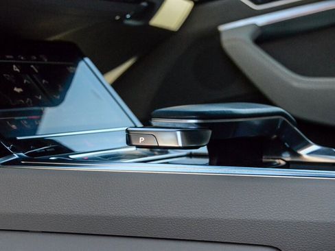 Used 2022 Audi e-tron Chronos w/ Chronos Package image 33