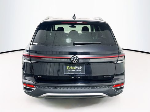Used 2025 Volkswagen Taos SE image 7