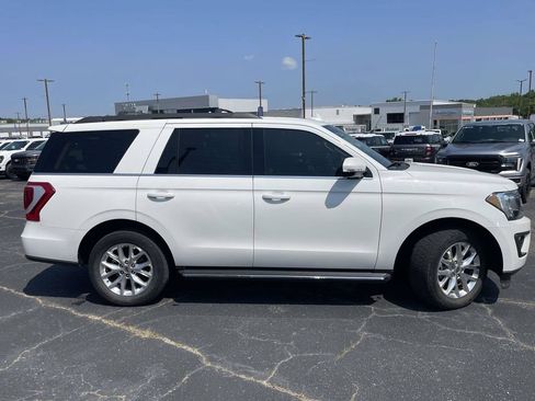 Used 2020 Ford Expedition XLT w/ Equipment Group 202A RWD image 2