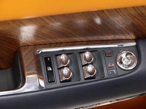 Used 2016 Rolls-Royce Dawn Convertible 2D image 12