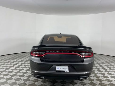 Used 2018 Dodge Charger SXT w/ Blacktop Package image 7